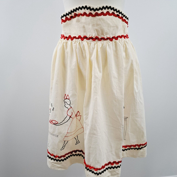 Vintage Womens Half Apron Red Black Embroidered Very Long Strings Sz Large - Picture 1 of 8